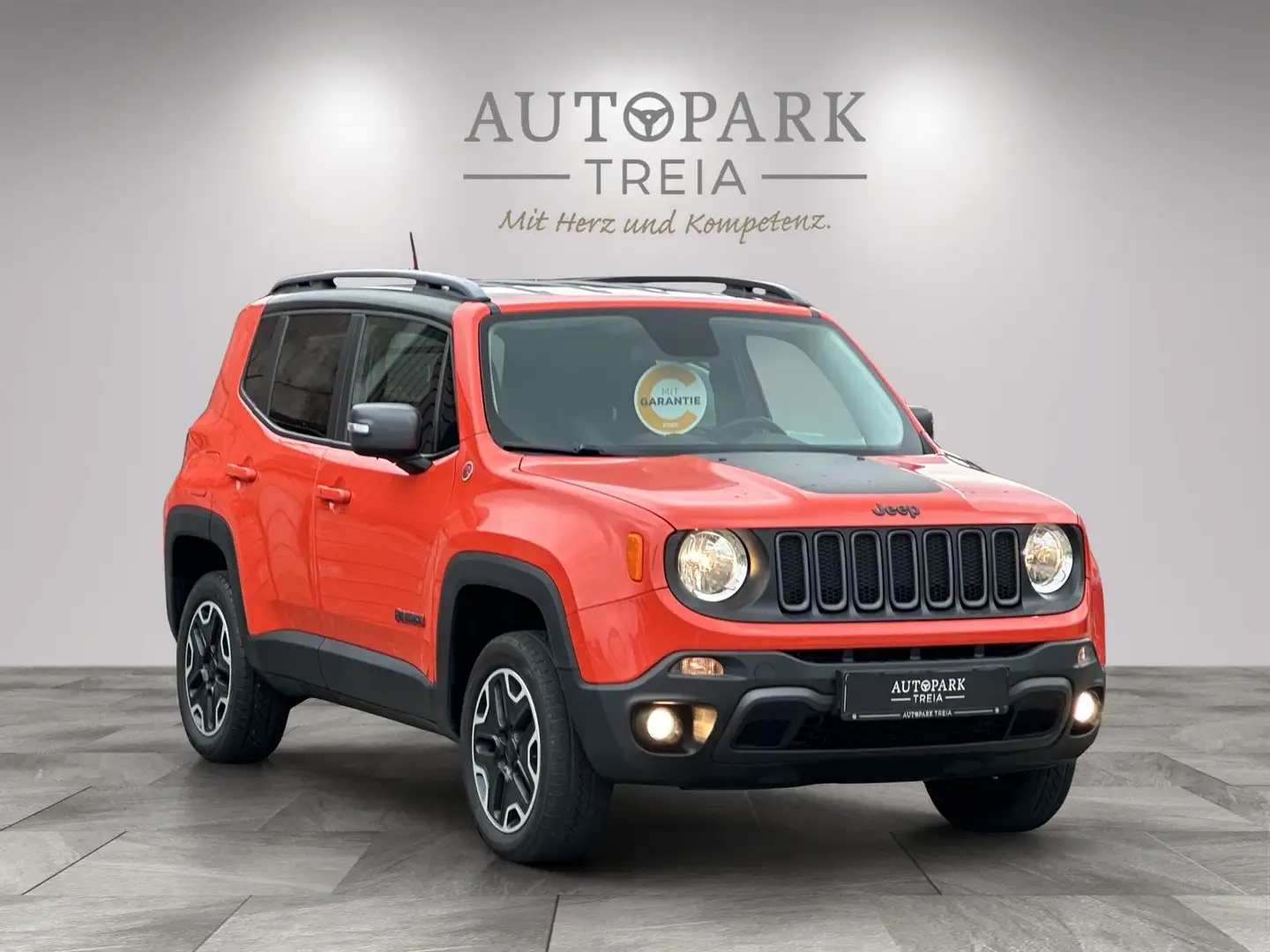 Jeep Renegade Trailhawk 4WD (NAVI-AHK-SHZ-TEMPOMAT) Orange - 1