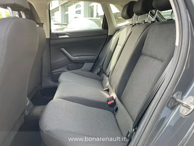 Volkswagen Polo view 8