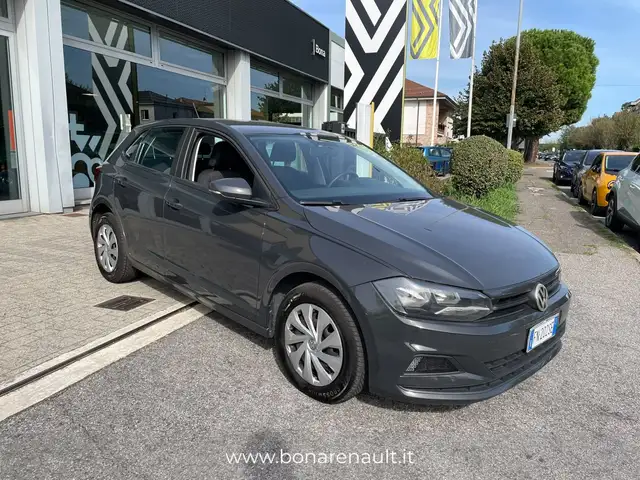 Volkswagen Polo view 3