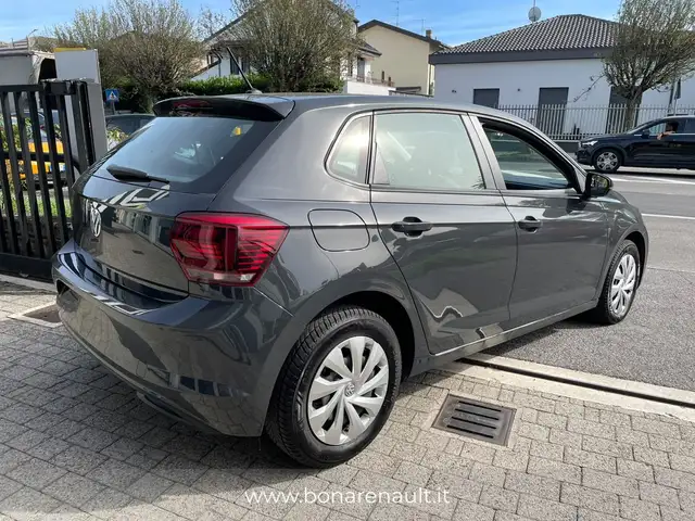 Volkswagen Polo view 4