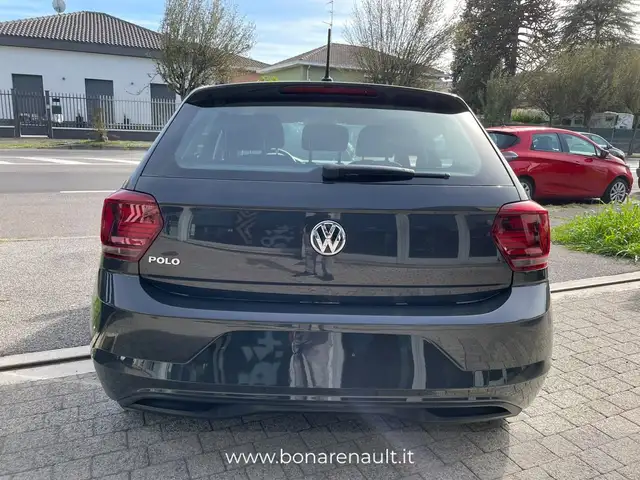 Volkswagen Polo view 5