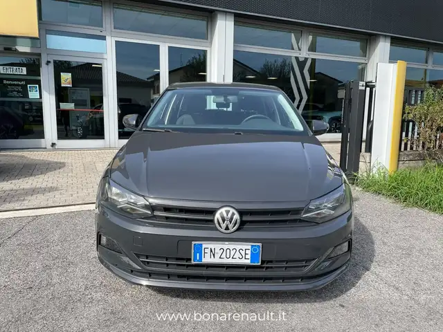 Volkswagen Polo view 2