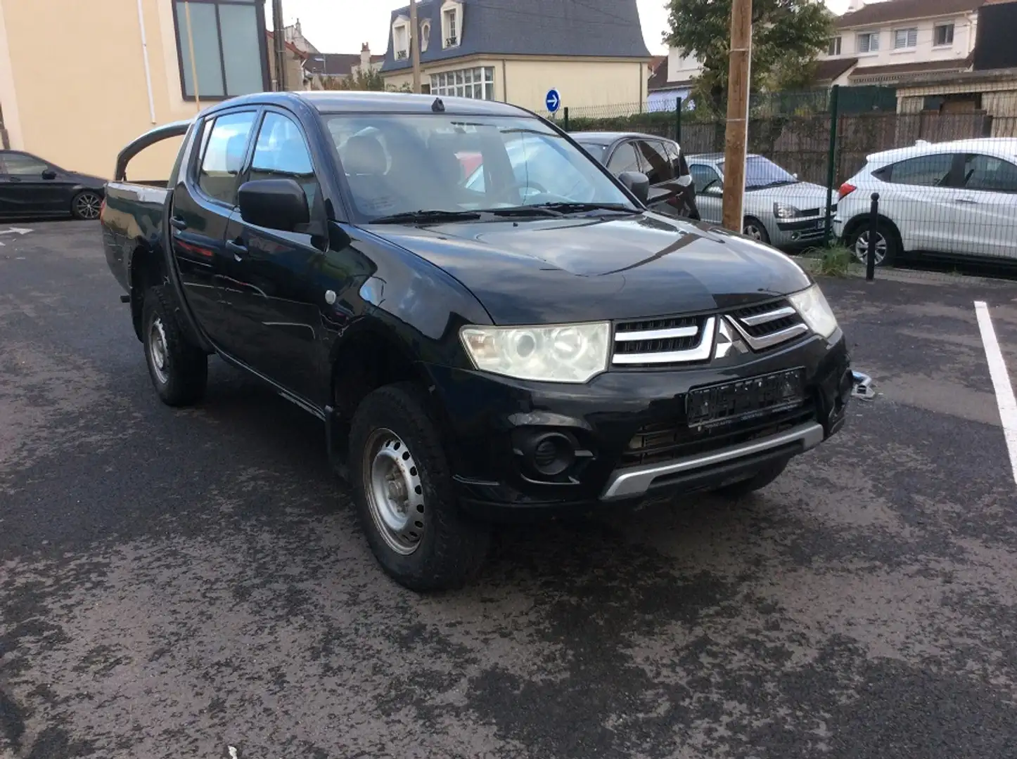 Mitsubishi L200 2.5 DOUBLE CABINE 136 4X4 Negro - 2