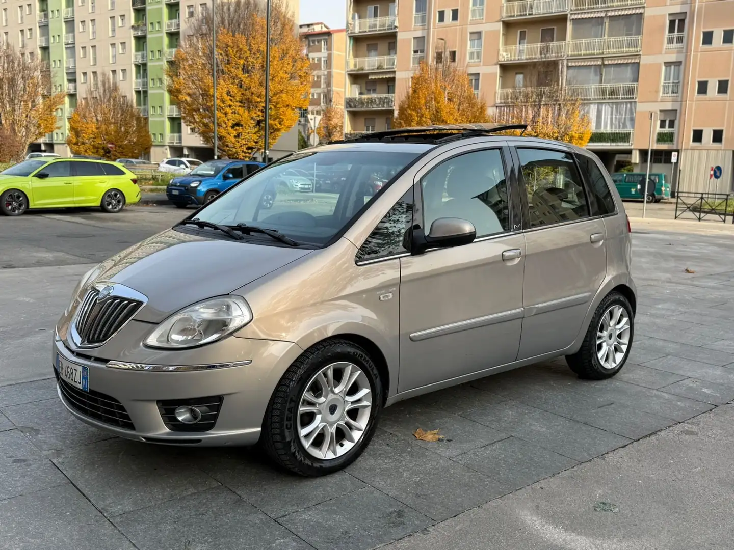 Lancia MUSA 1.4 16v Platino Plus dfn Bronze - 1