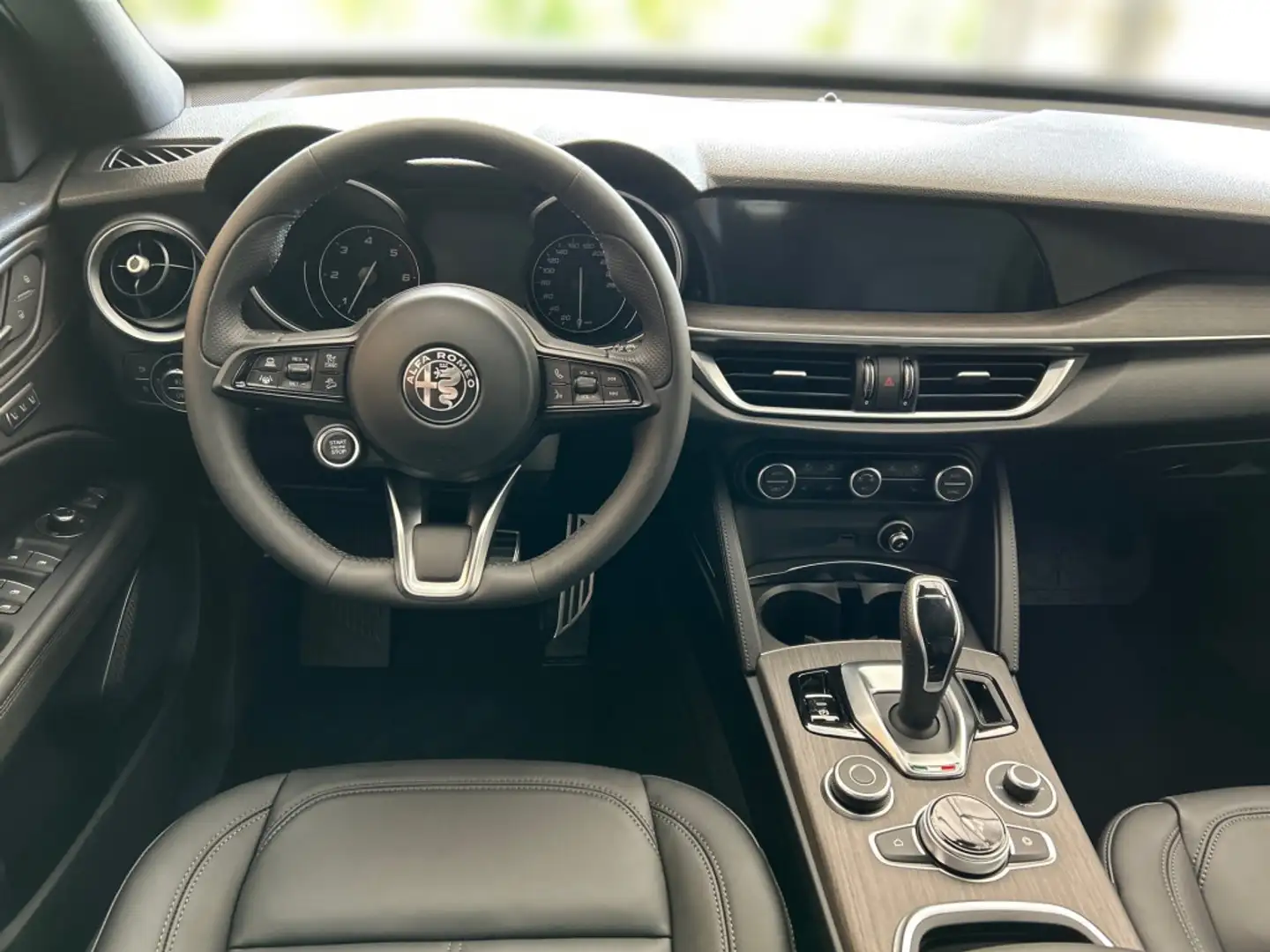Alfa Romeo Stelvio Ti Diesel 2.2 Allrad Automatik Pano Grau - 2