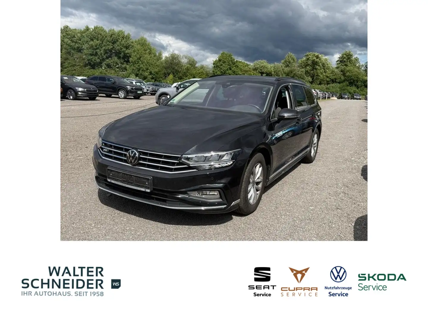 Volkswagen Passat Variant 1,5 TSI DSG Business R-Line Navi Zwart - 1