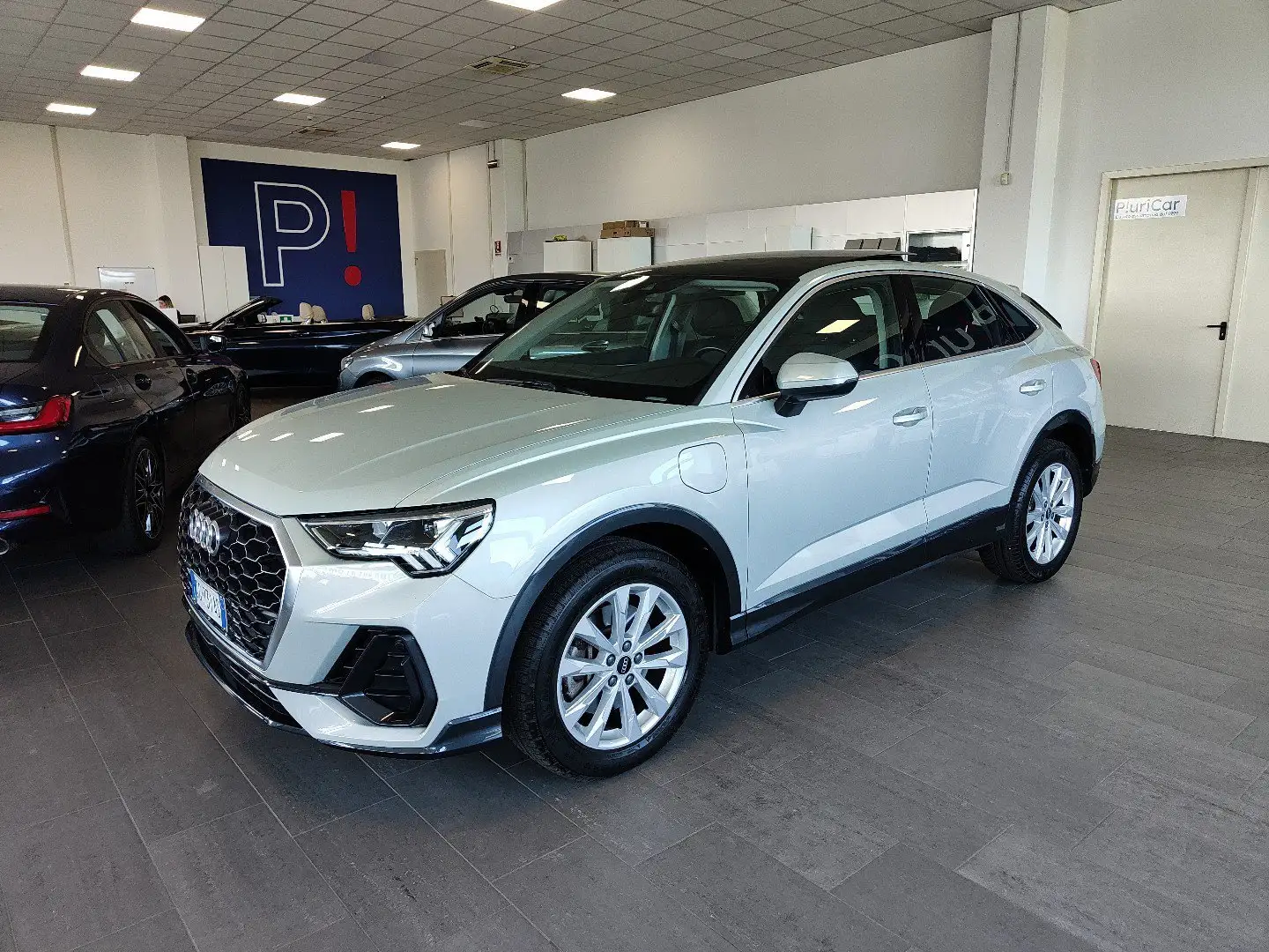 Audi Q3 SPB 45TFSI e Plug-in S tronic Bus.Plus Navi Tetto Grigio - 1