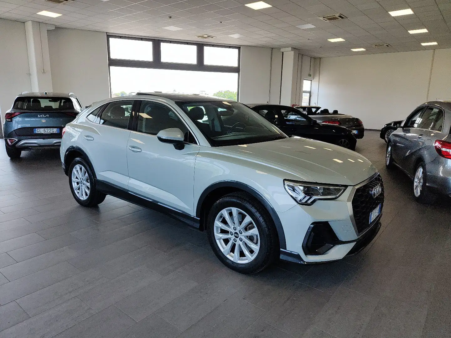 Audi Q3 SPB 45TFSI e Plug-in S tronic Bus.Plus Navi Tetto Grigio - 2