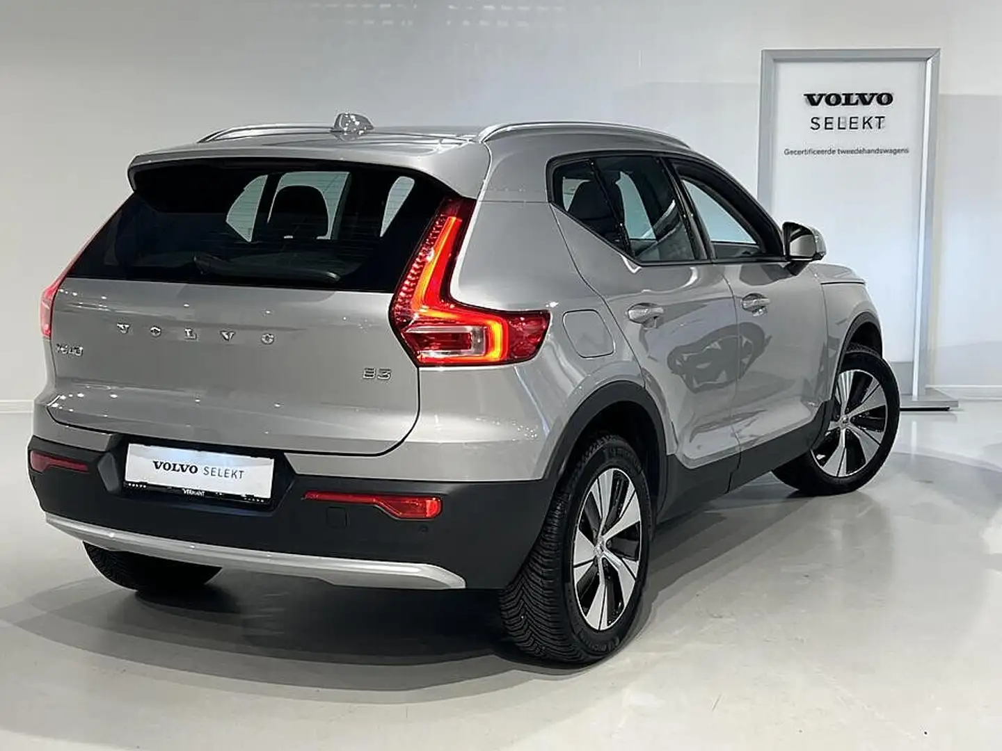 Volvo XC40 B3 Mild hybrid Argento - 2
