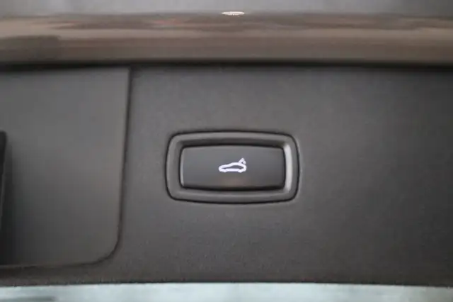 Porsche Cayenne view 12