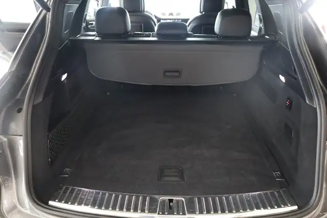 Porsche Cayenne view 10