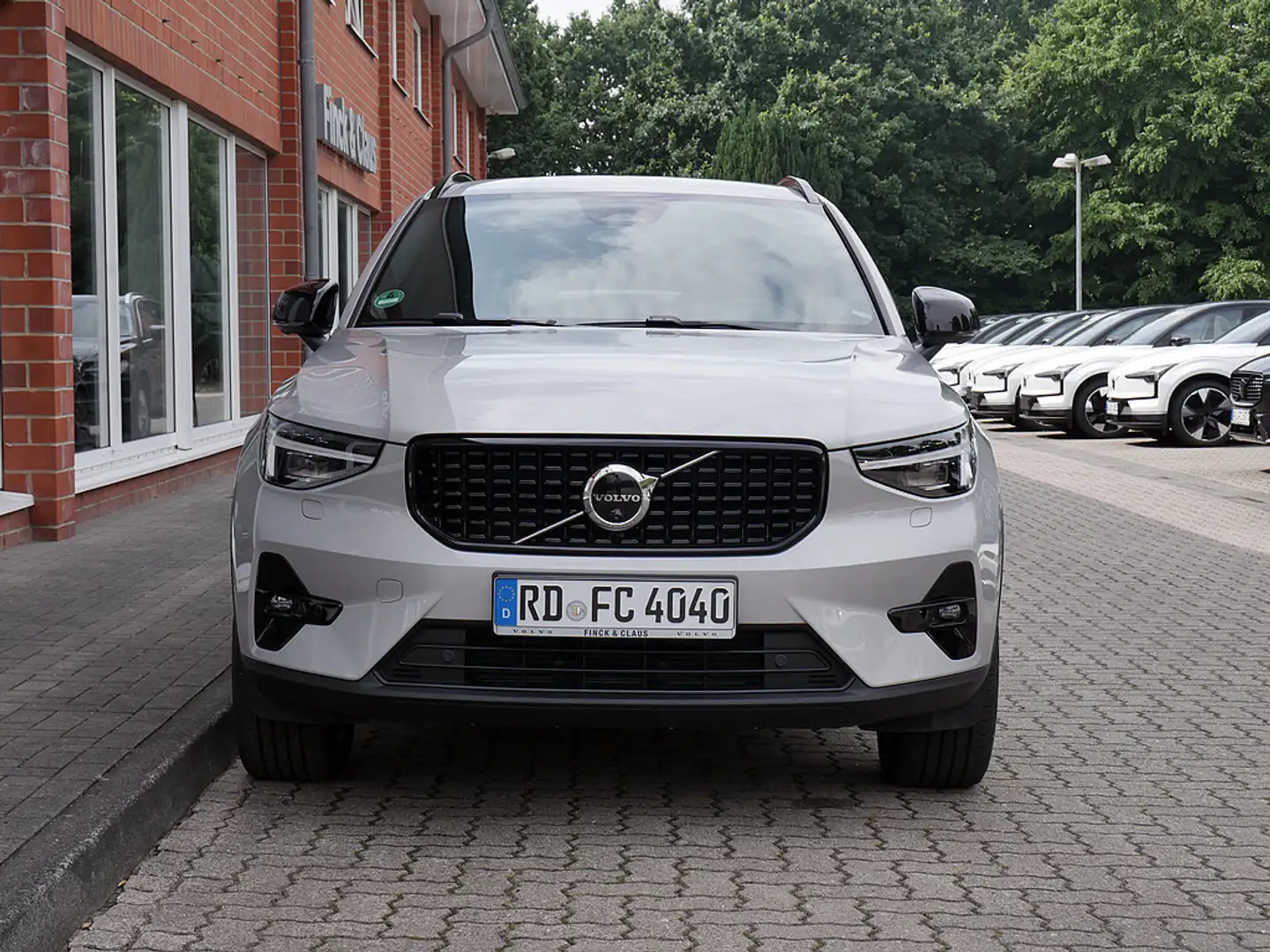 Volvo XC40 B4 Benzin Plus Dark Argent - 2