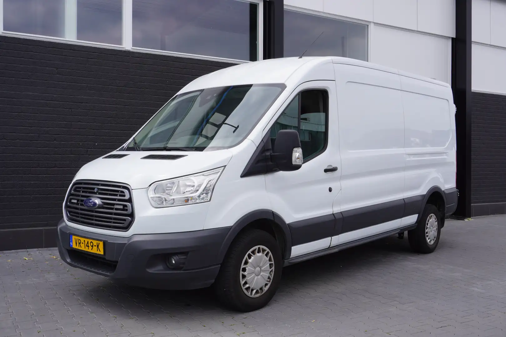 Ford Transit 2.2 TDCI 155PK L3H2 - Airco - Navi - Cruise - € 7. Wit - 1