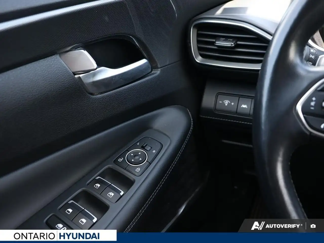 Hyundai SANTA FE photo Hyundai SANTA FE