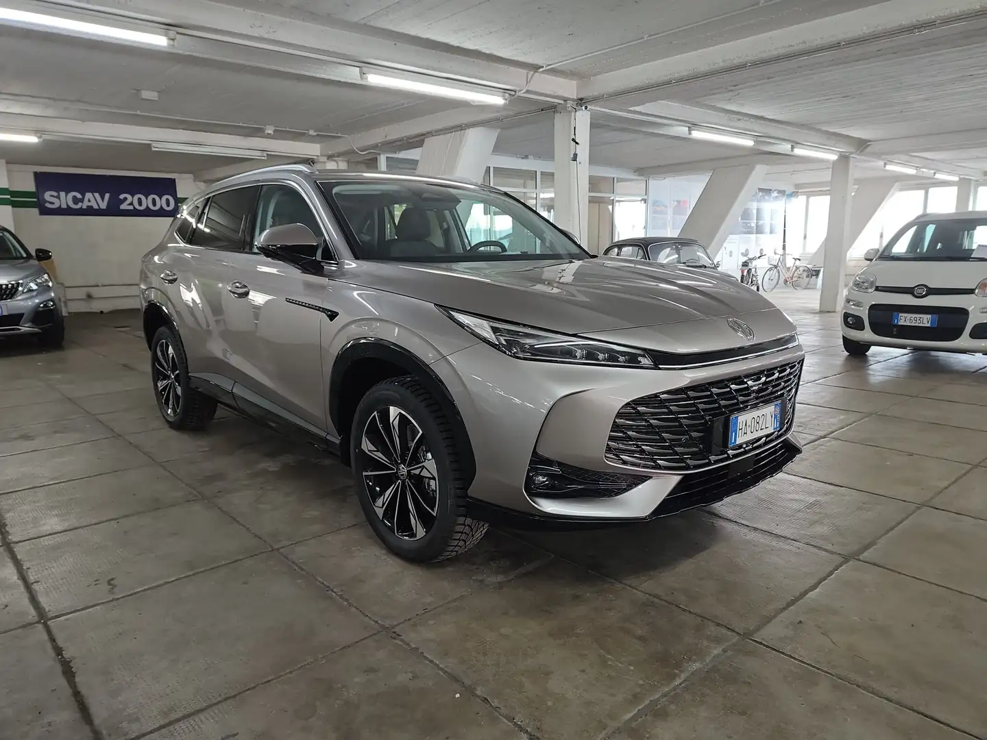 MG HS NEW HS Hybrid+ COM Gris - 1