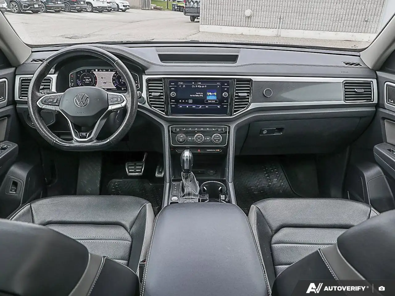 Volkswagen Atlas снимка Volkswagen Atlas