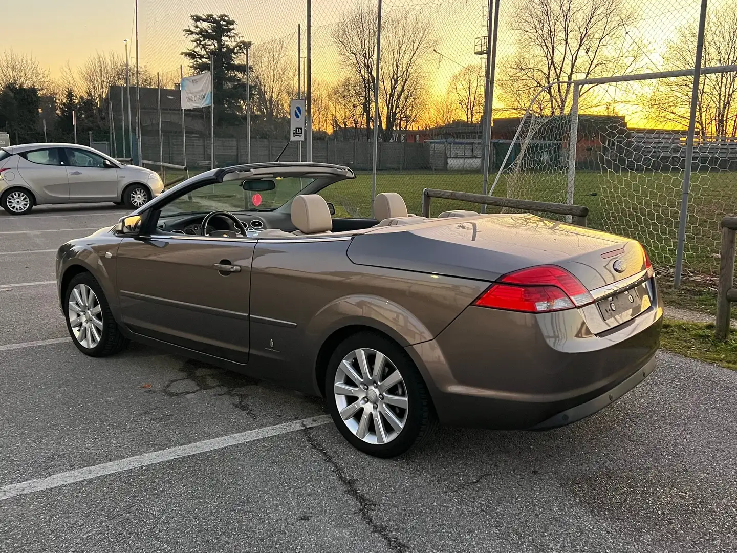 Ford Focus CC Coupe Cabriolet 2.0 145cv Pelle Navi Bluetooth Bej - 2