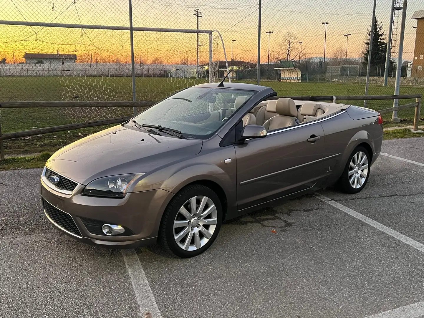 Ford Focus CC Coupe Cabriolet 2.0 145cv Pelle Navi Bluetooth Bej - 1