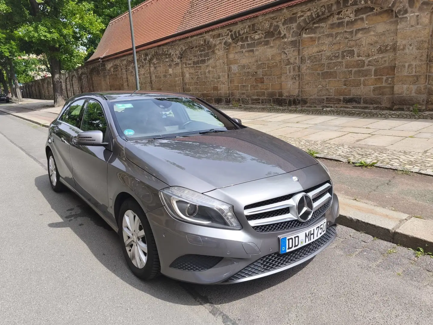Mercedes-Benz A 200 A-Klasse Diesel CDI (BlueEFFICIENCY) Style Szary - 1