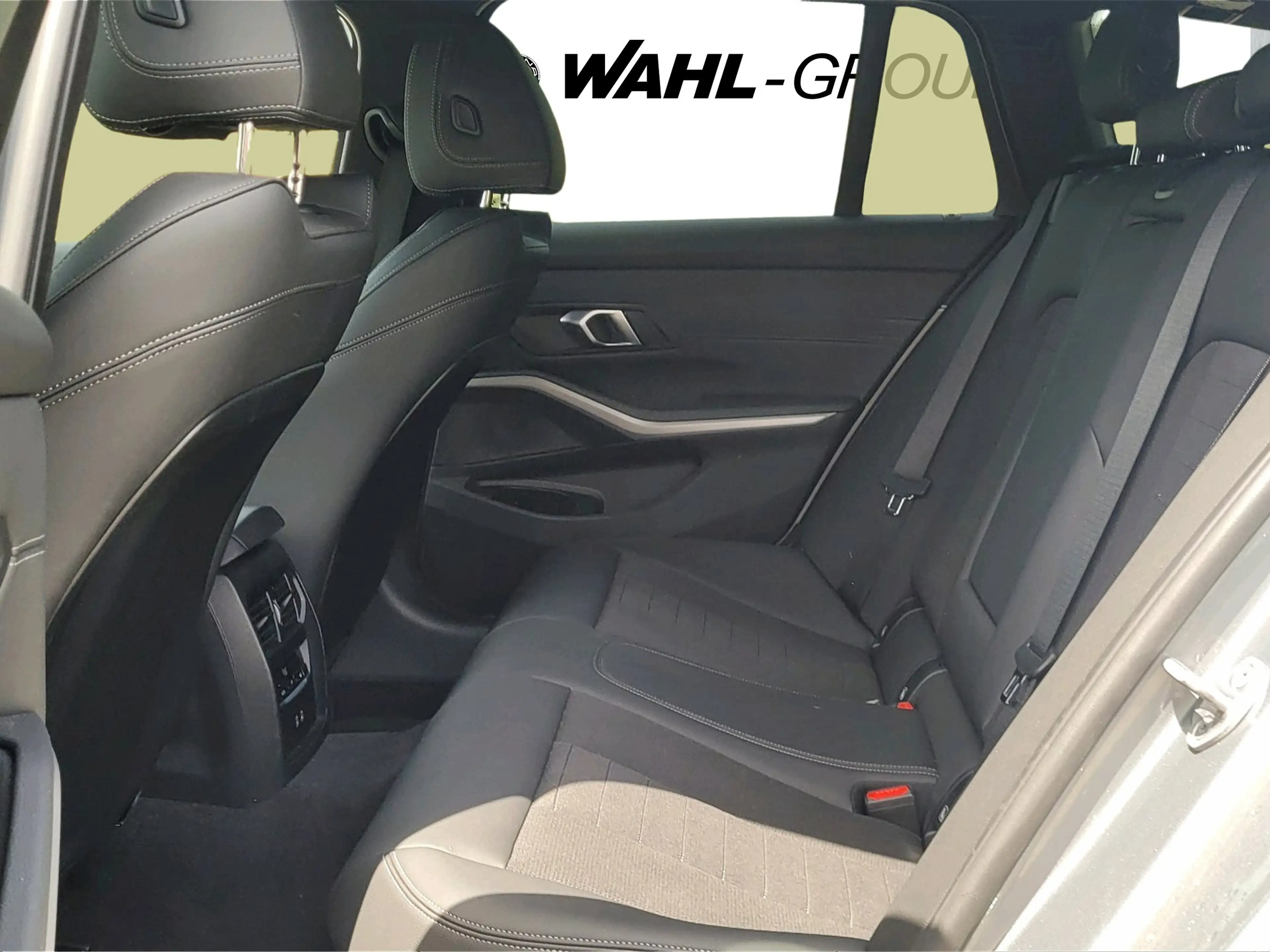 BMW 318 i TOURING LC PLUS SPORTSITZE GRA PARKASSIST  SHZG — photo 13