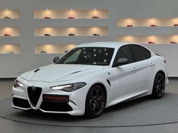 Quadrifoglio*Sport-Auspuffanlage*Sportsitze*Carbon