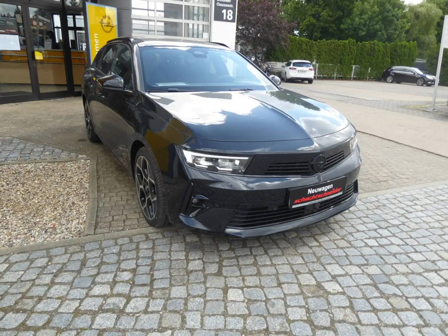 Opel Astra Sports Tourer 1.2 Turbo Automatik Ultimate (L) Negro - 2