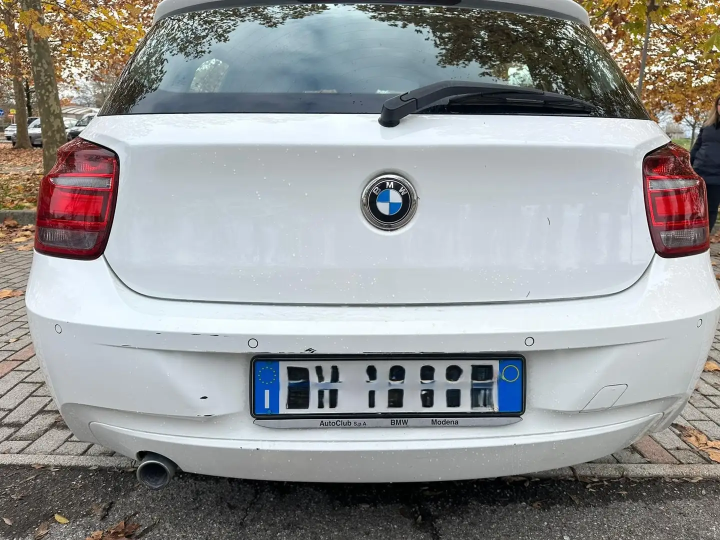 BMW 116 Serie 1 F/20-21 2011 116d 5p Urban Bianco - 2