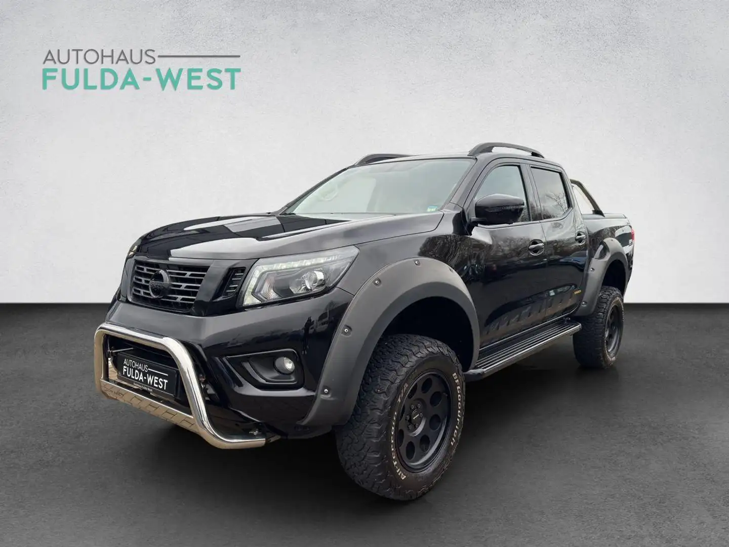 Nissan Navara 2.3dCi N-Guard DokA MEGA Umbau LED Rollo Schwarz - 1