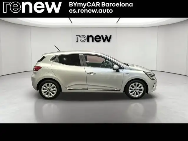 Renault Clio view 2