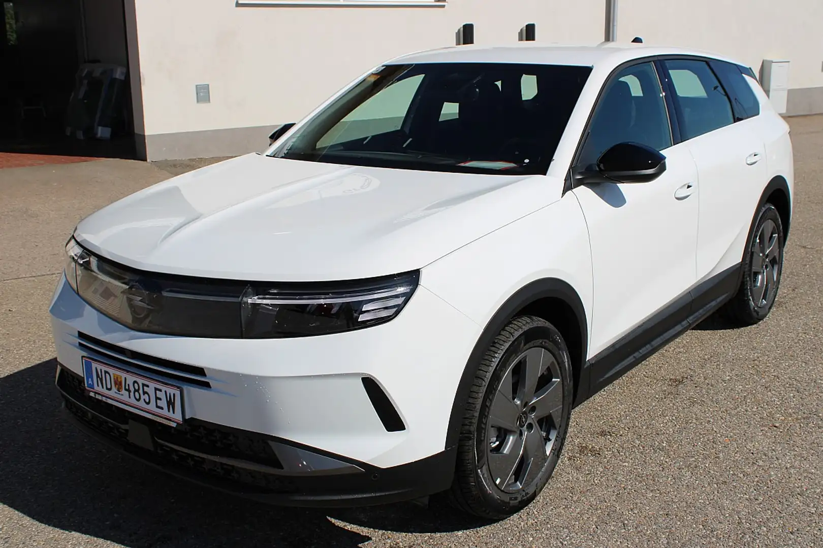 Opel Grandland 1.2 MHEV Edition Aut. Weiß - 1