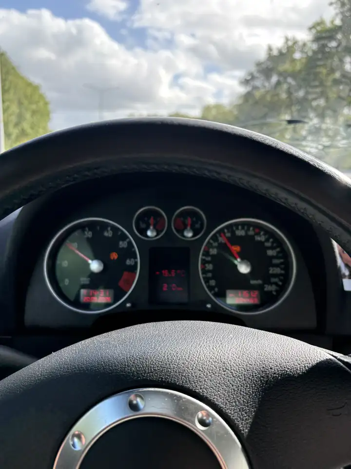 Audi TT 1.8 5V Turbo quattro, foto 10
