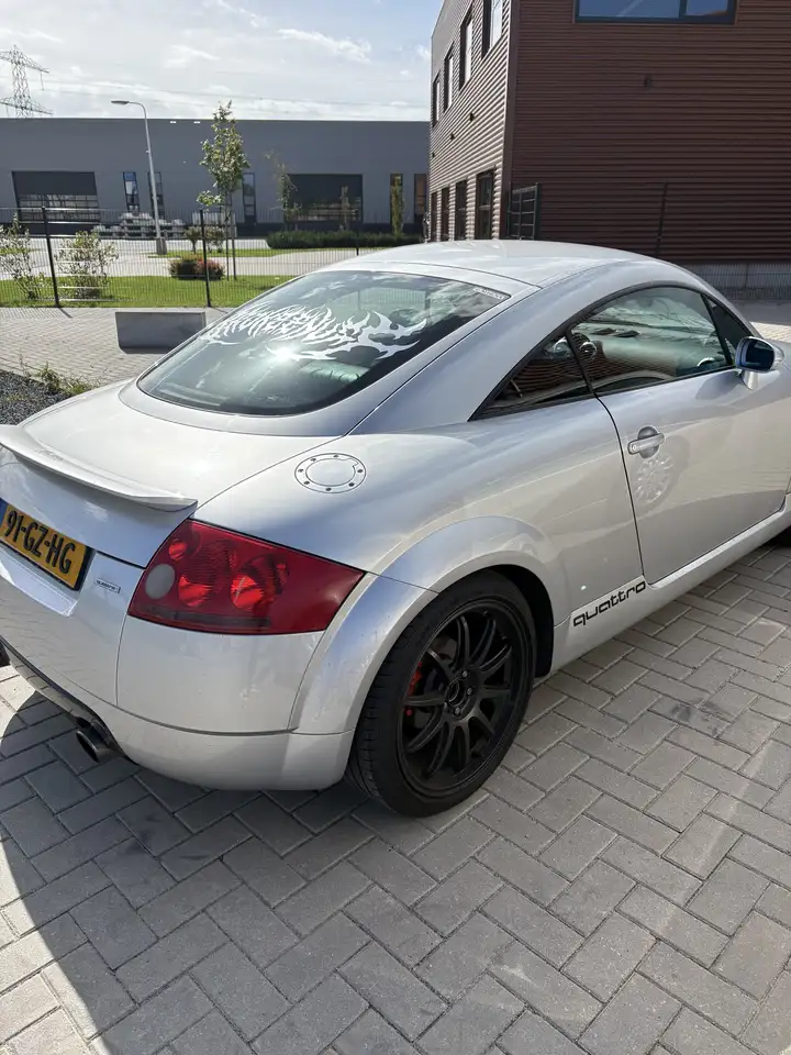 Audi TT 1.8 5V Turbo quattro, foto 2