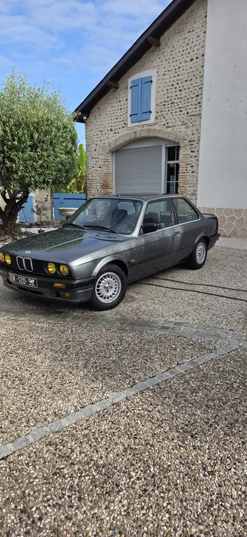 BMW 325 325i - 1