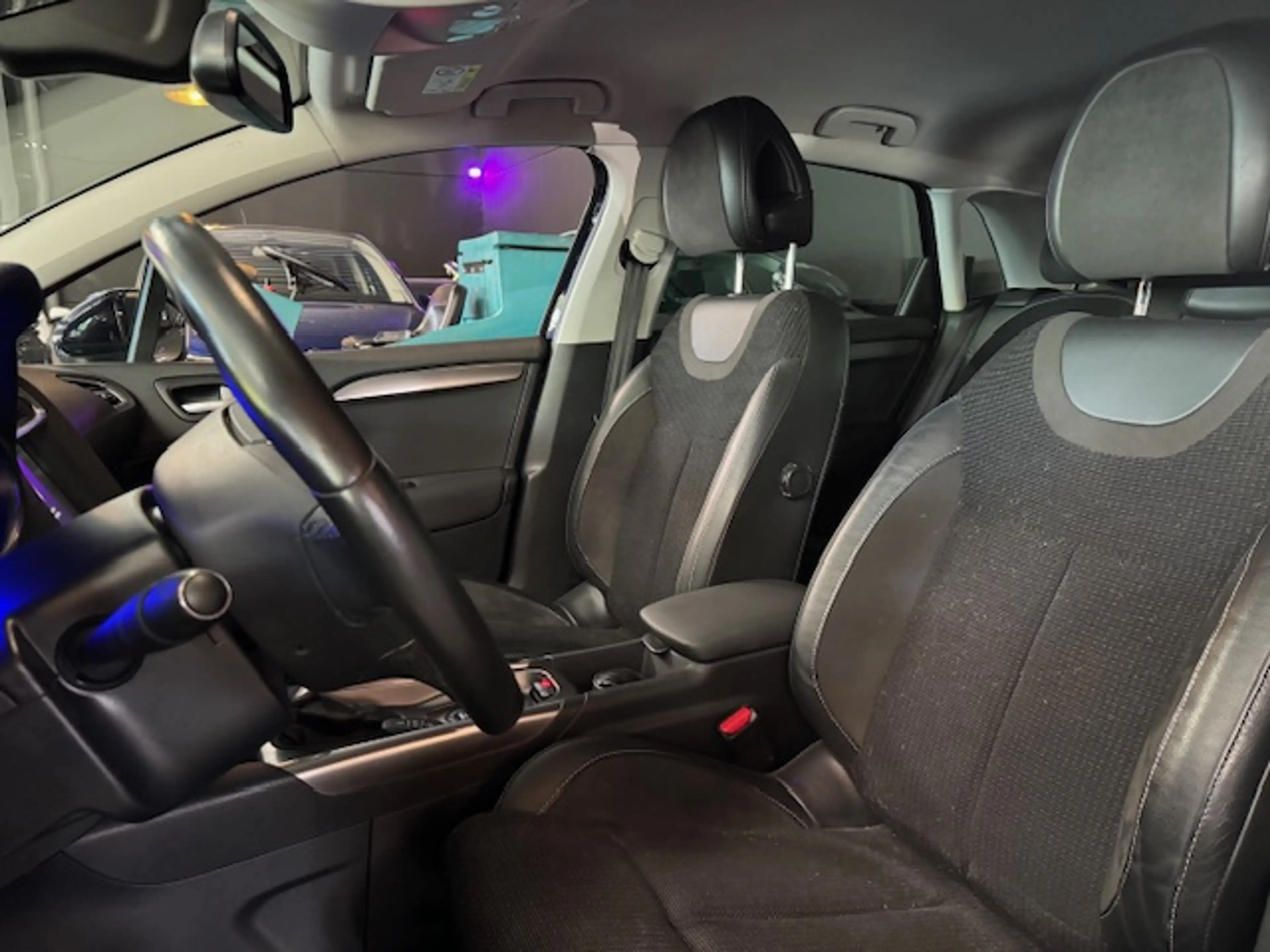 Citroen C4 1.2 - AUTOMATIQUE - A/C - LIM/REG - MEDIA/TEL — photo 10