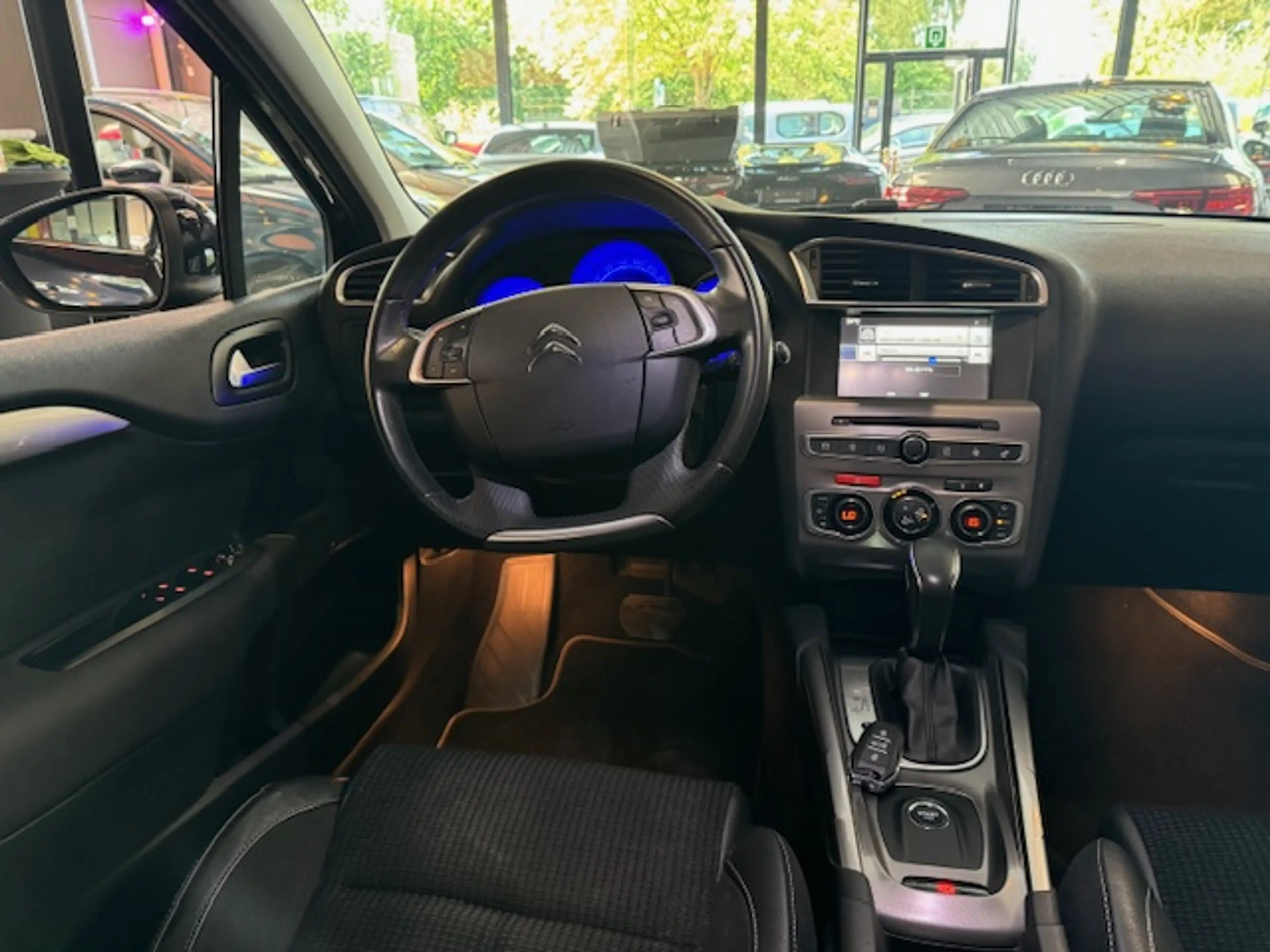 Citroen C4 1.2 - AUTOMATIQUE - A/C - LIM/REG - MEDIA/TEL — photo 12