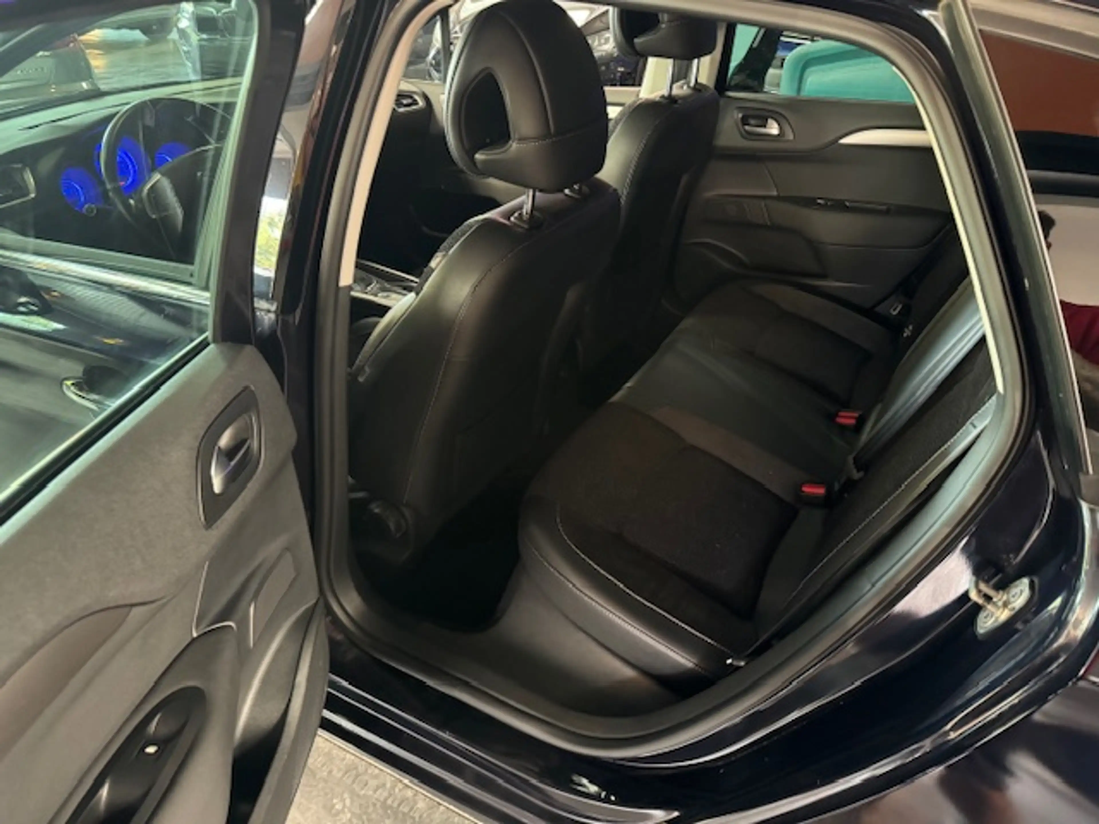Citroen C4 1.2 - AUTOMATIQUE - A/C - LIM/REG - MEDIA/TEL — photo 11