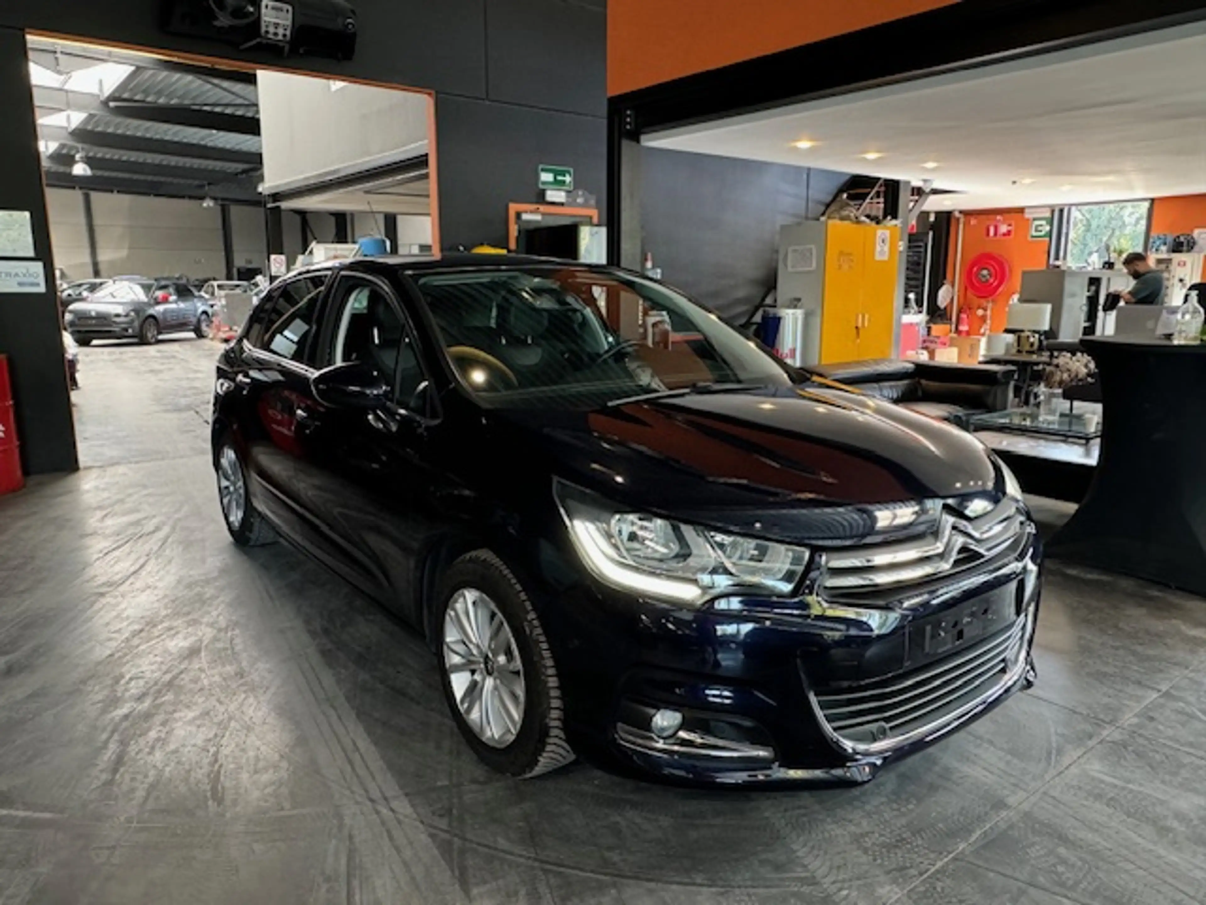Citroen C4 1.2 - AUTOMATIQUE - A/C - LIM/REG - MEDIA/TEL — photo 2