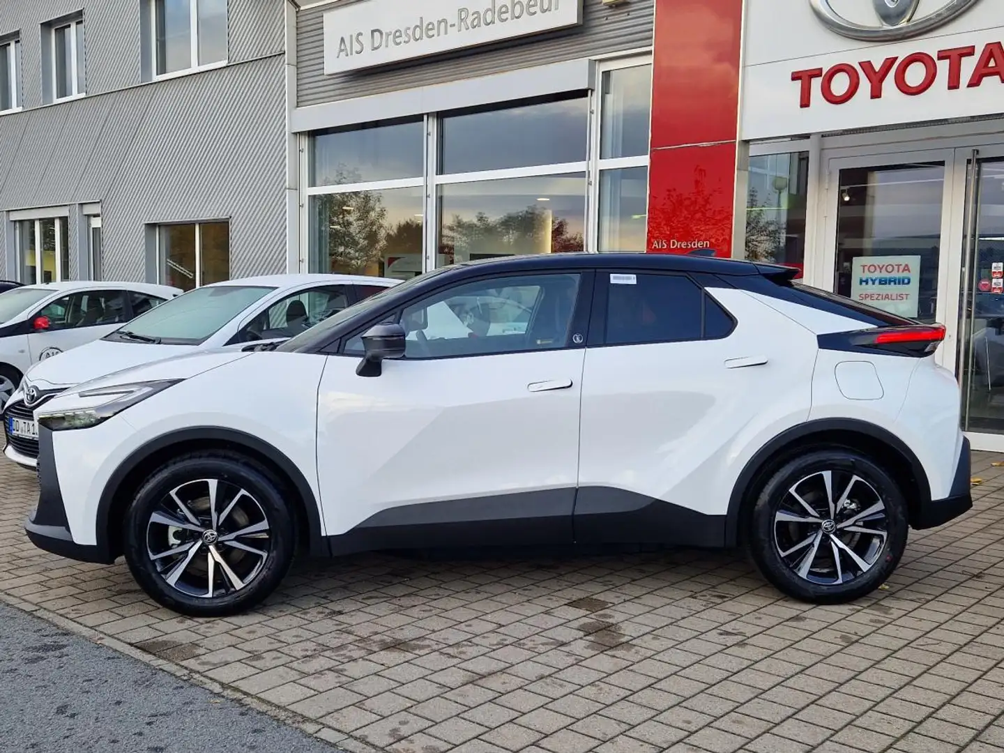 Toyota C-HR Plug-In Hybrid 💥 Team D 💥 Sonderangebot 💥 Weiß - 2
