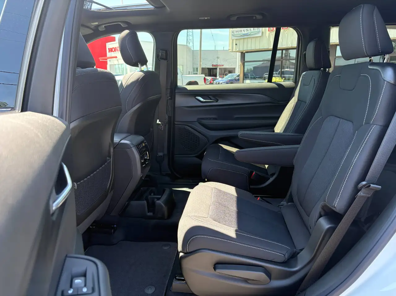 Jeep Grand Cherokee photo Jeep Grand Cherokee