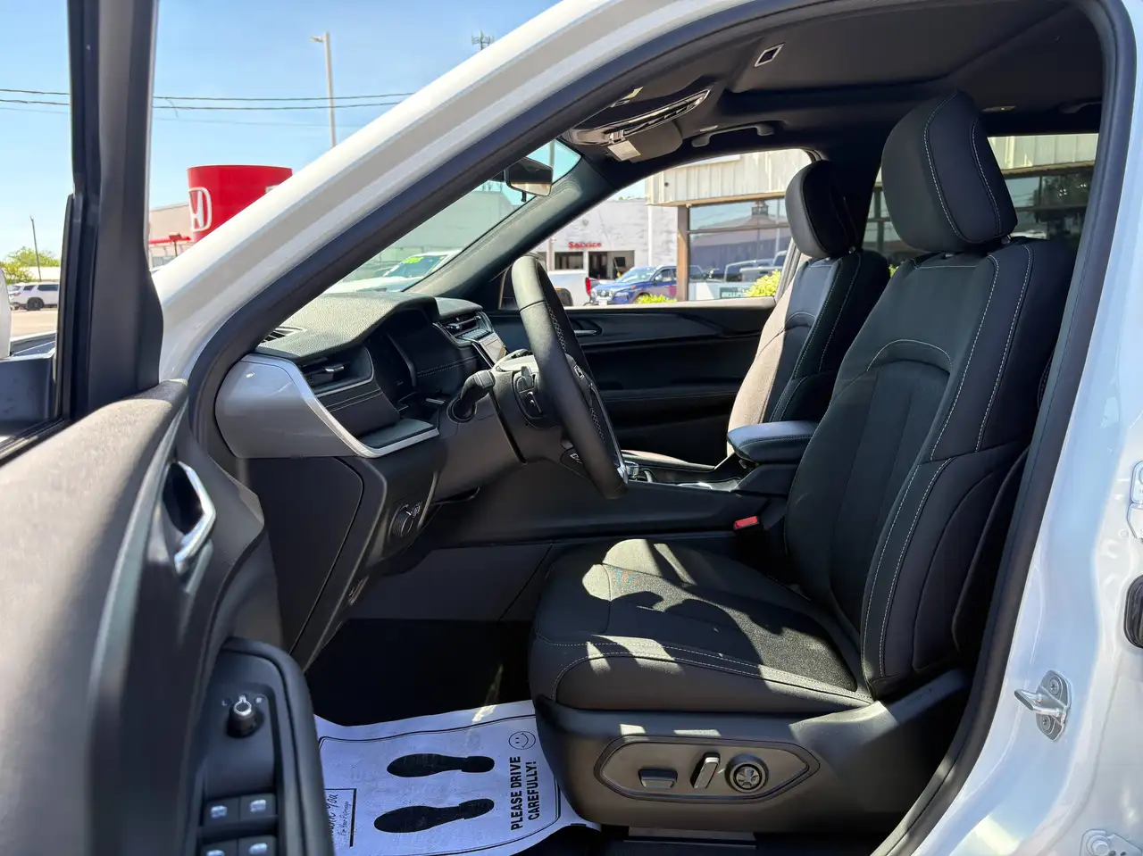 Jeep Grand Cherokee photo Jeep Grand Cherokee