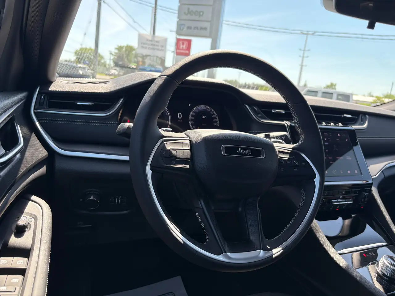 Jeep Grand Cherokee photo Jeep Grand Cherokee