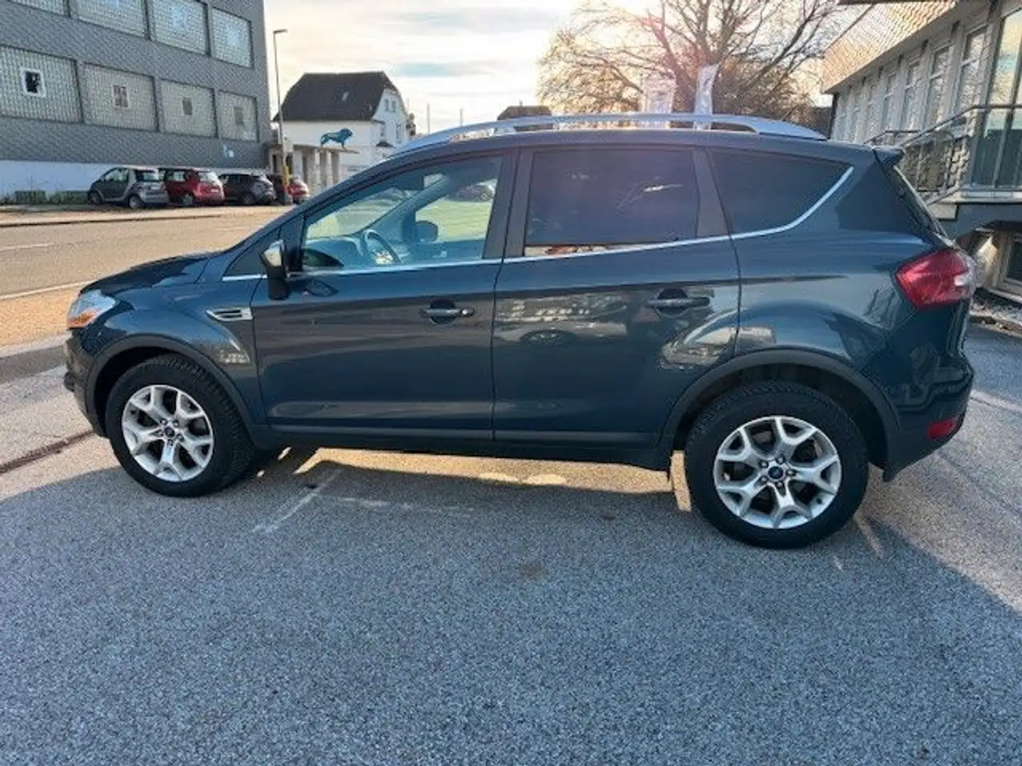 Ford Kuga 4x4 Gris - 1