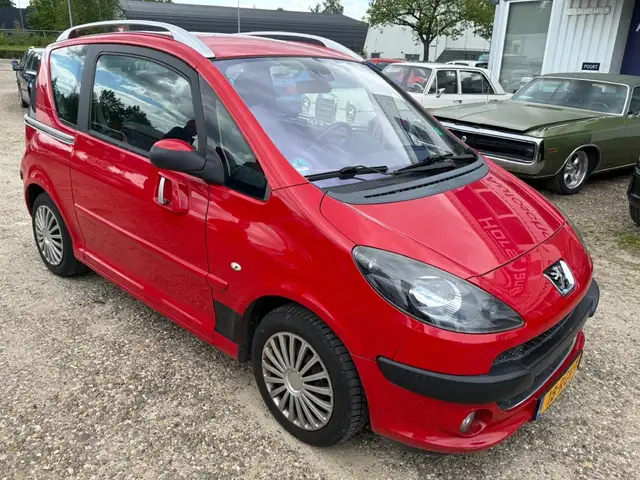Peugeot 1007 view 2
