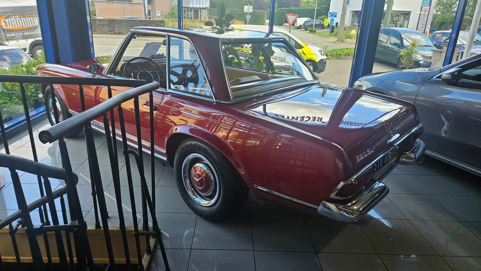 Mercedes-Benz SL 230 Rouge - 1