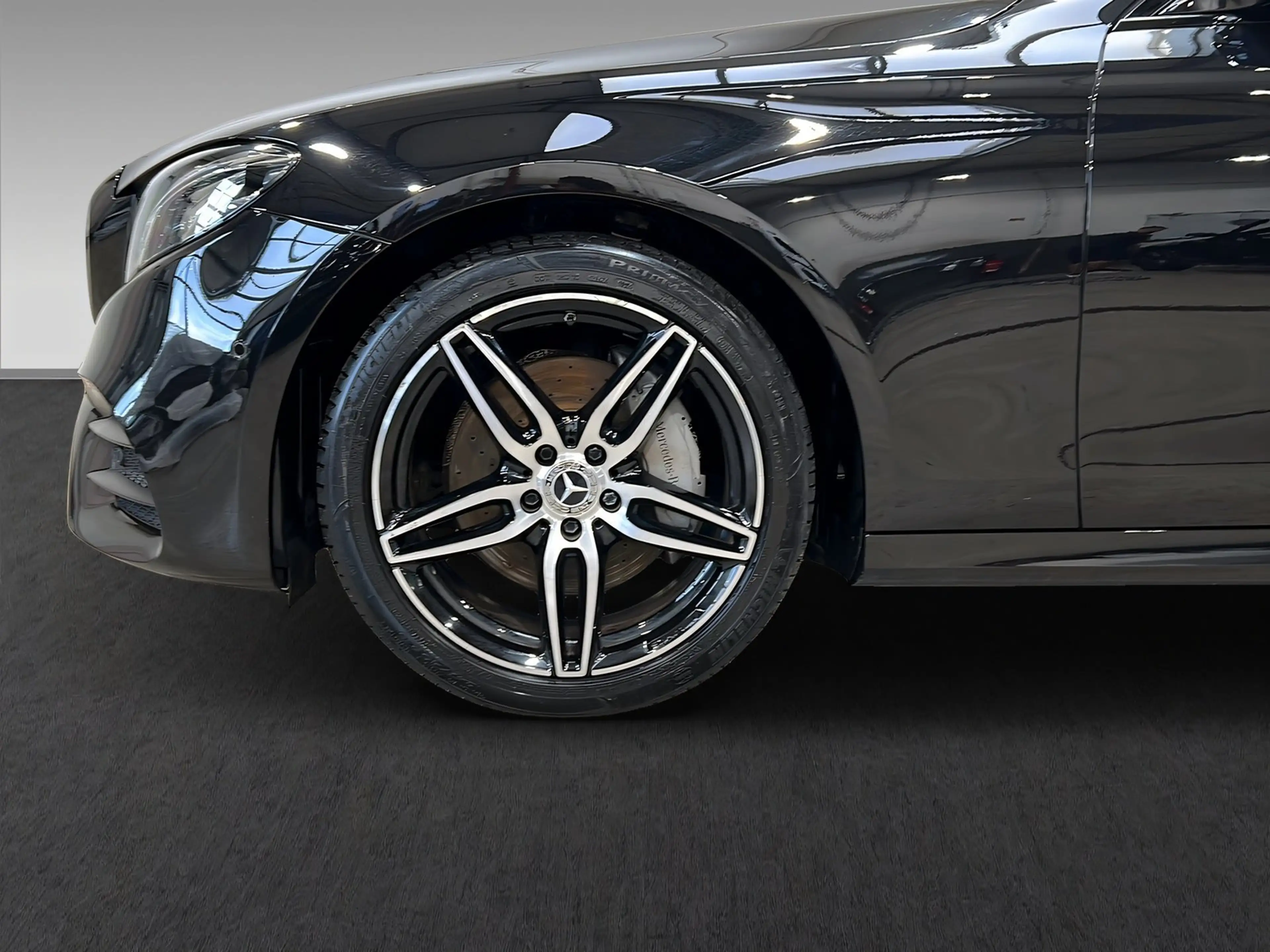 Mercedes-Benz E 250 AMG+NIGHT+AHK - nur Händler/Export 8fach — photo 4