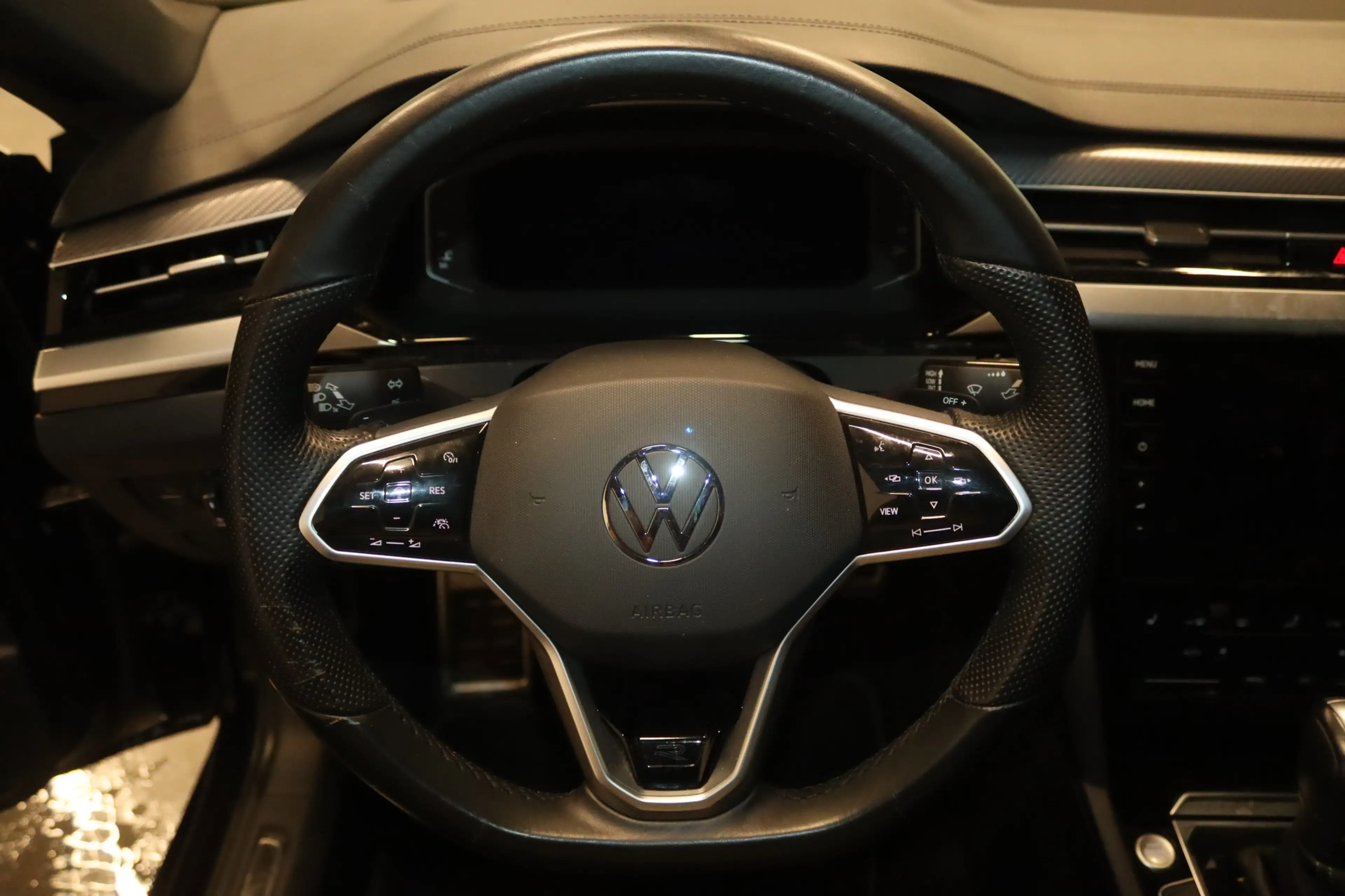 Volkswagen Arteon 2.0 TDI R-Line-Virt.-360°-NAV-LED-SHZ-ACC — photo 5