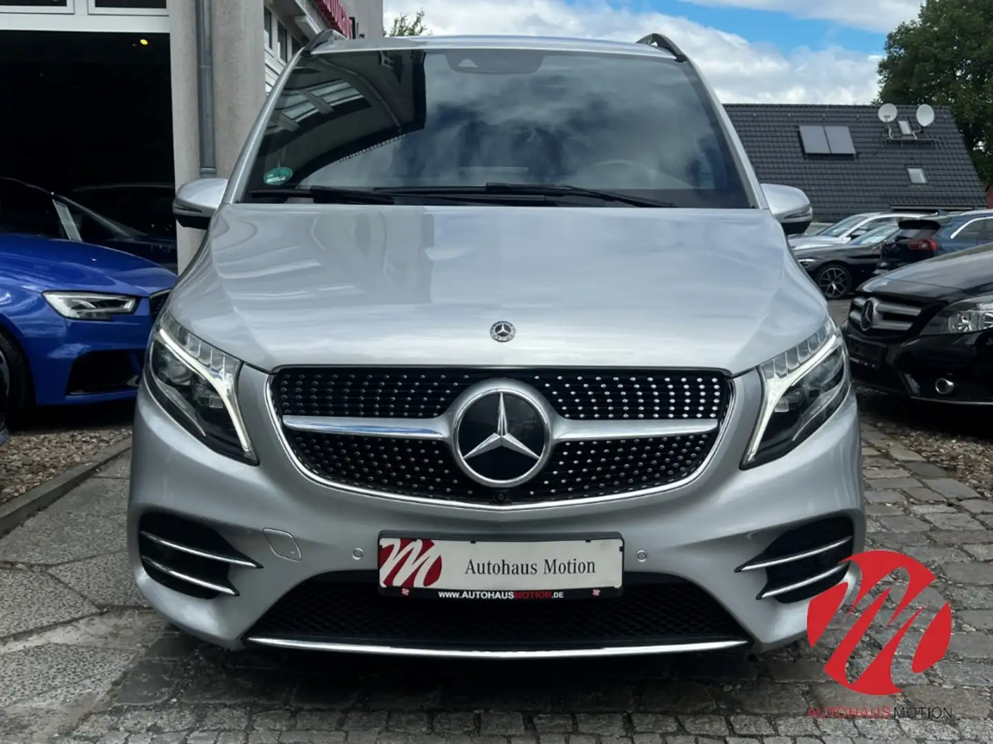 Mercedes-Benz V 300 d AMG AVANTGARDE lang LED PANO 360° KÜHLSCHRANK AH Plateado - 2