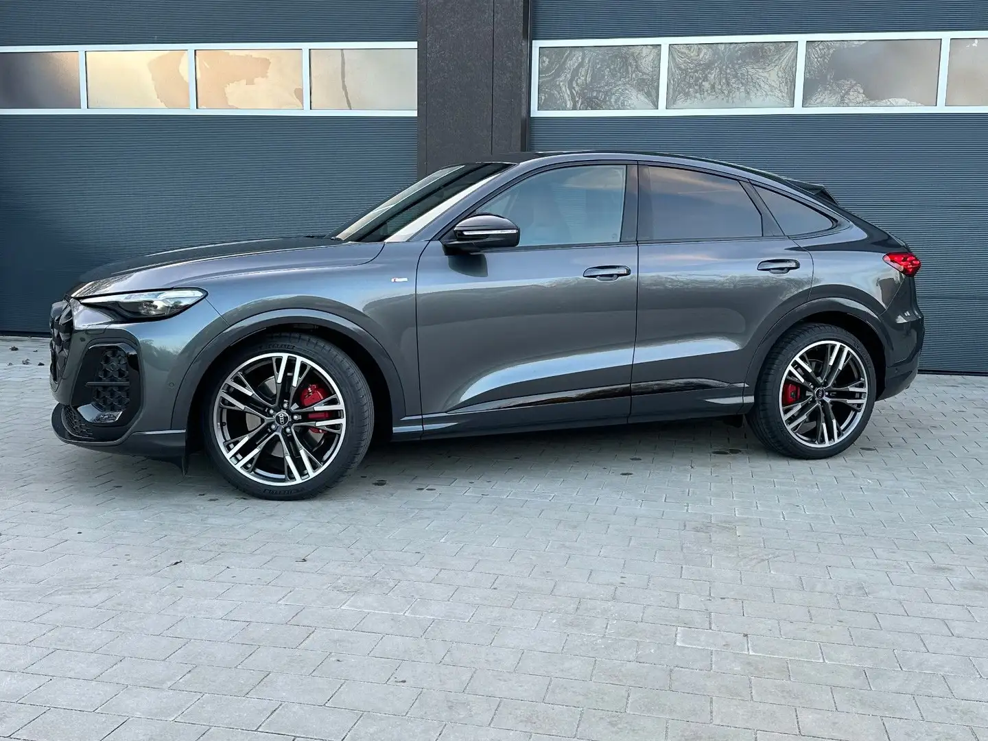 Audi Q5 Sportback TDI qu. LUFTFWK/S-line/360 Grau - 2