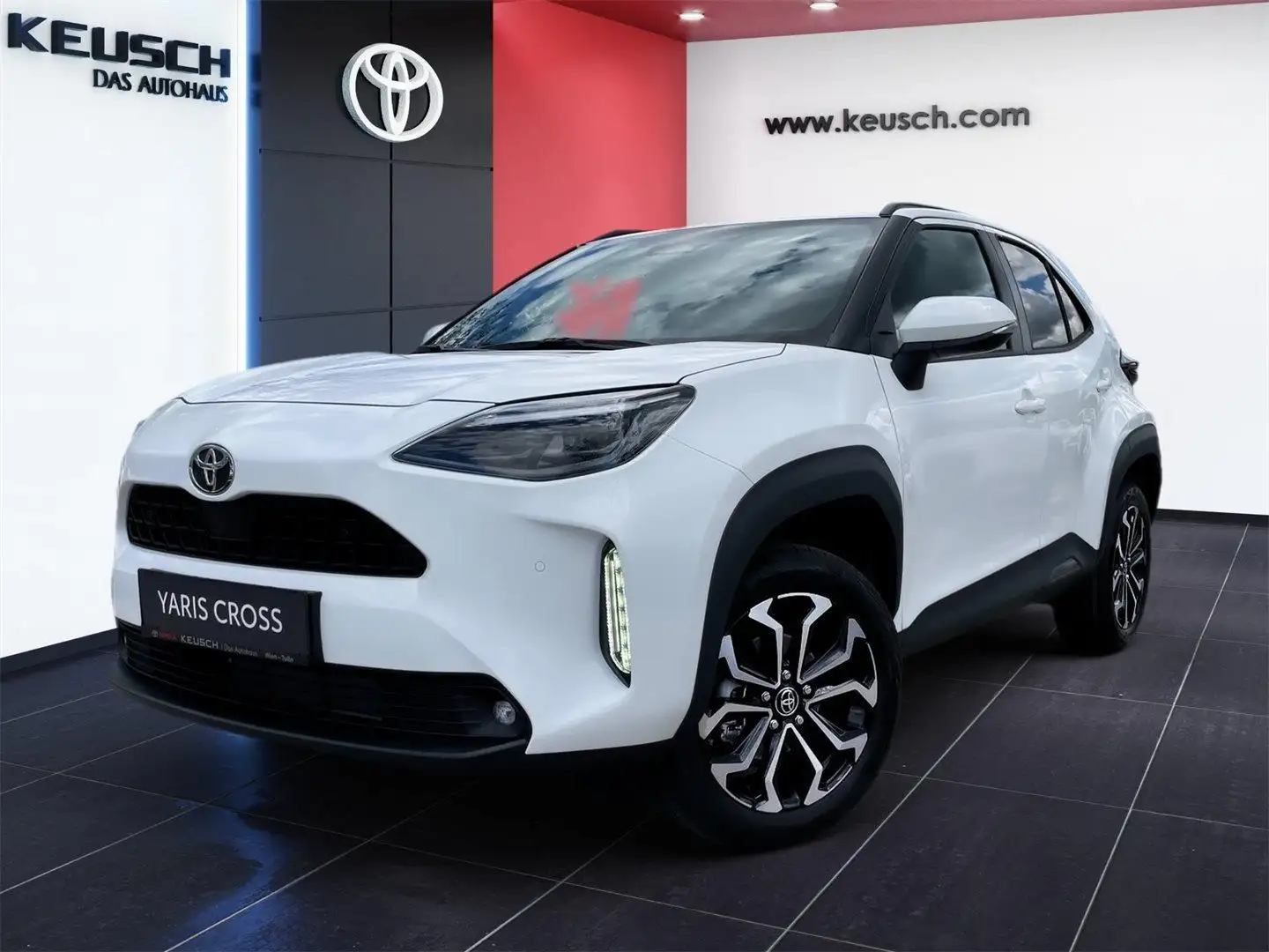 Toyota Yaris Cross 1,5 l 4x2 Hybrid ActiveDrive Weiß - 1