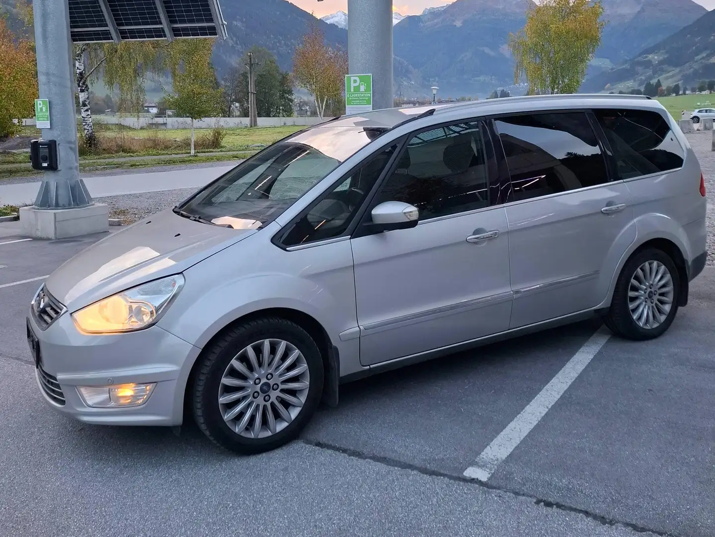Ford Galaxy Galaxy Business Plus 2,0 TDCi Business Plus Silber - 2